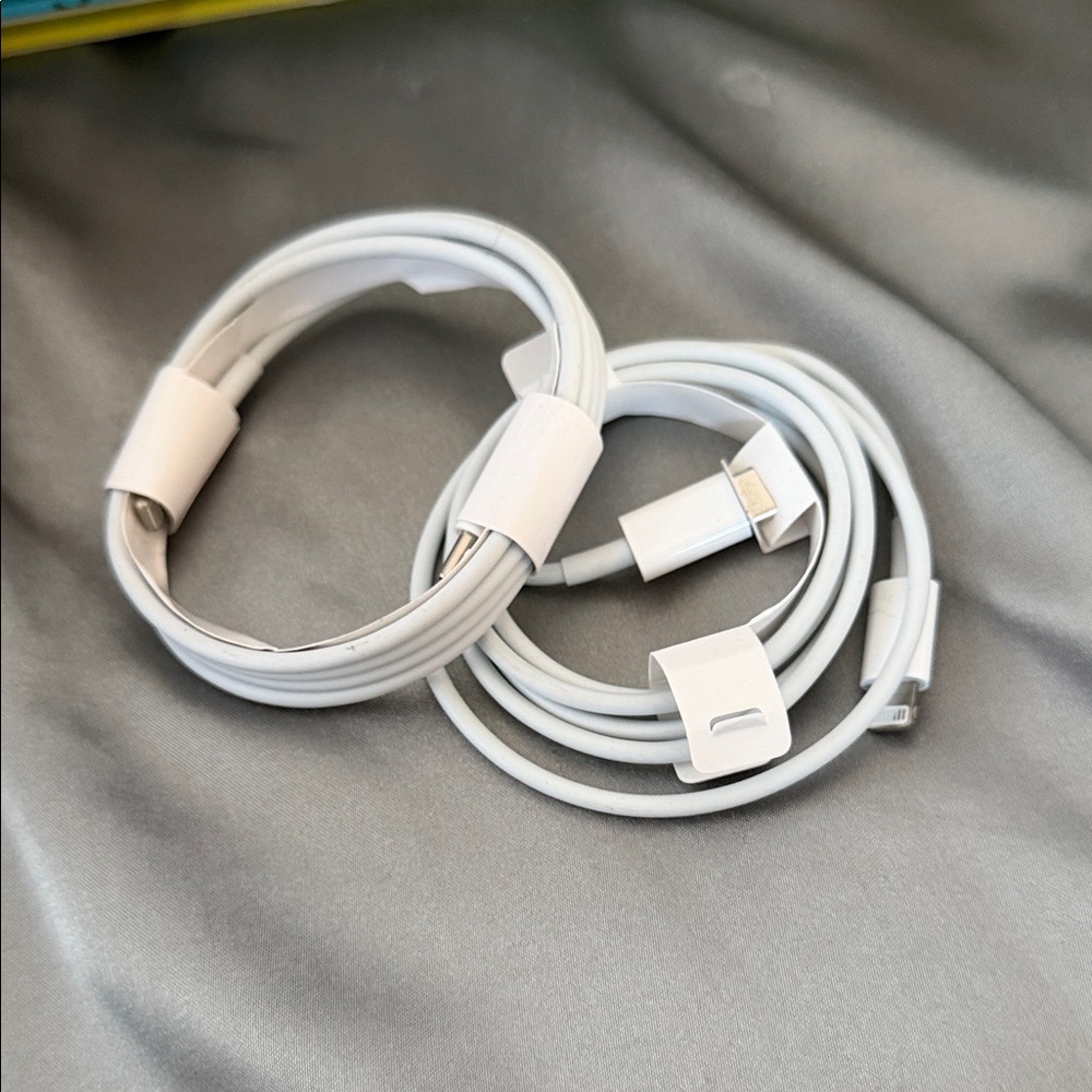 Apple iPhone 13 charger with C port